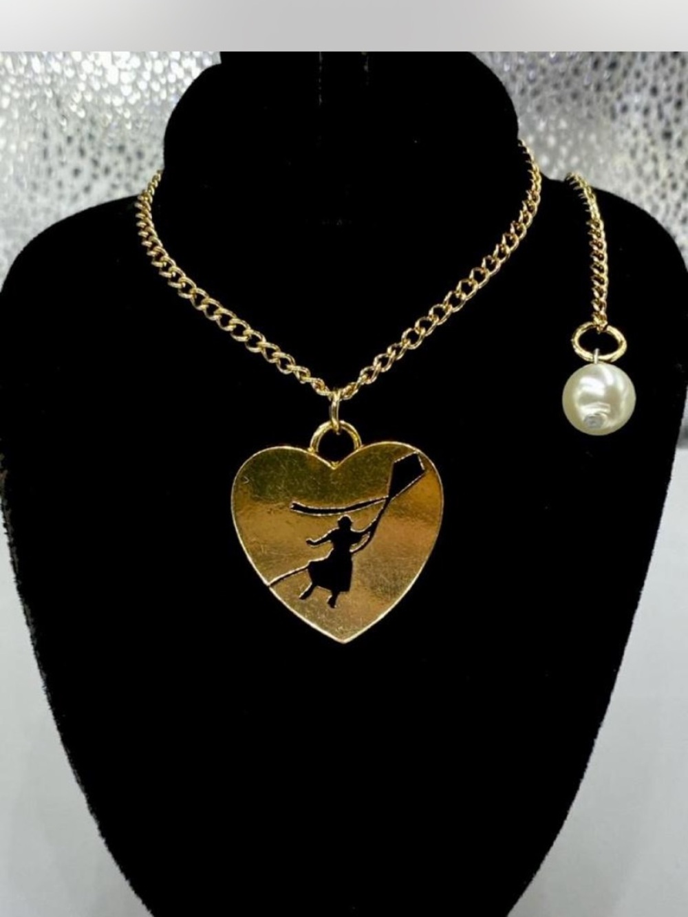 Disney ^^^ Mary Poppins ^^^ Heart Pendant  Necklace *^* Collectors ***